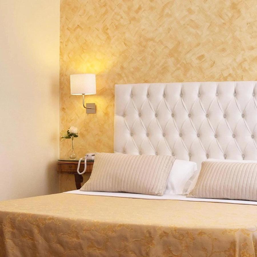 Isola Di Caprera Hotel Mira