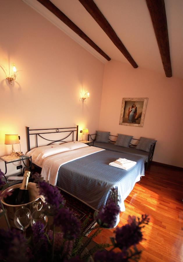 Isola Di Caprera Hotel