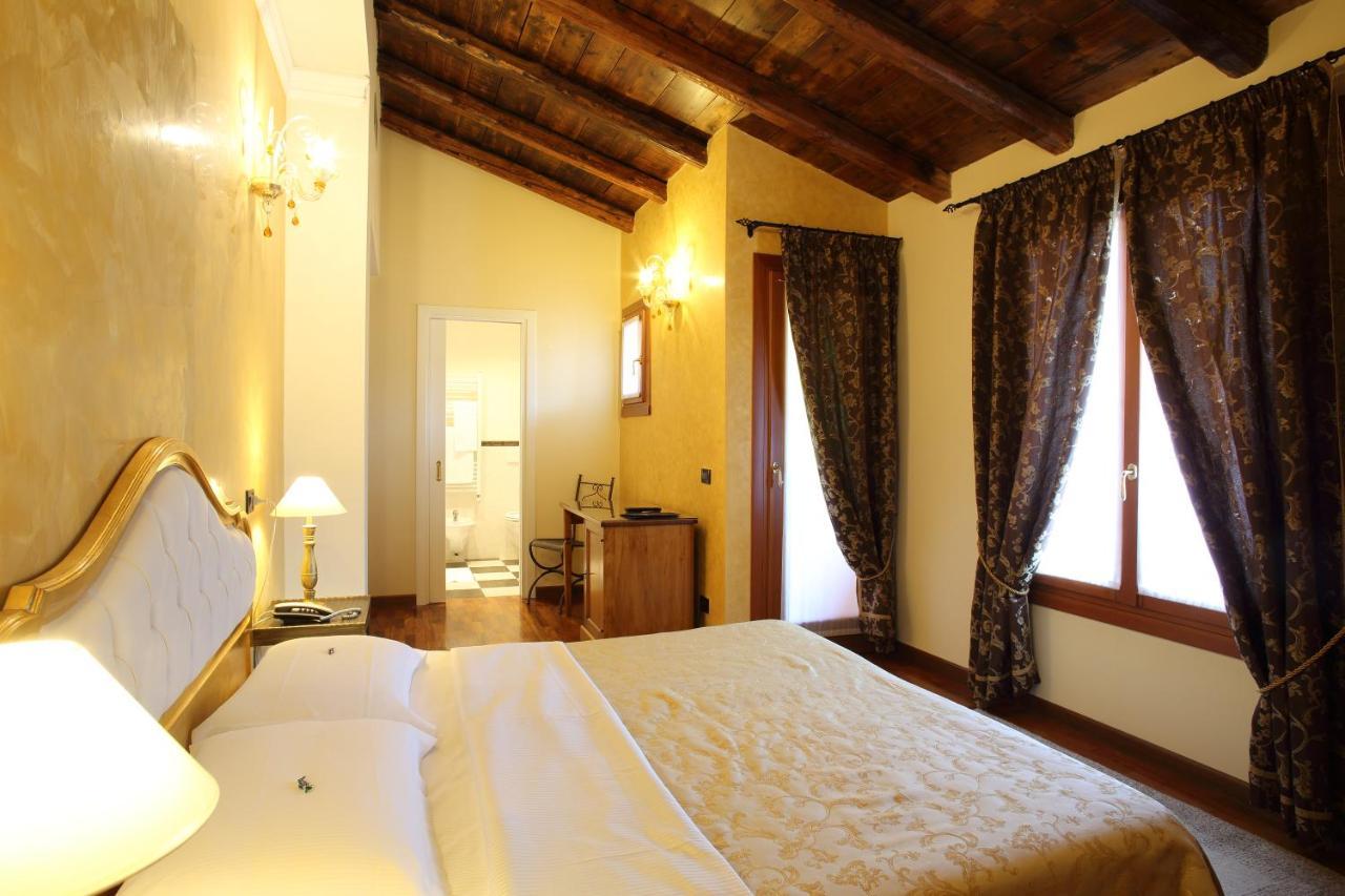 Isola Di Caprera Hotel