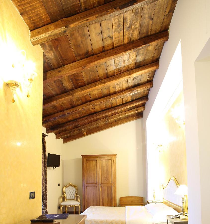 Hotel Isola Di Caprera Mira