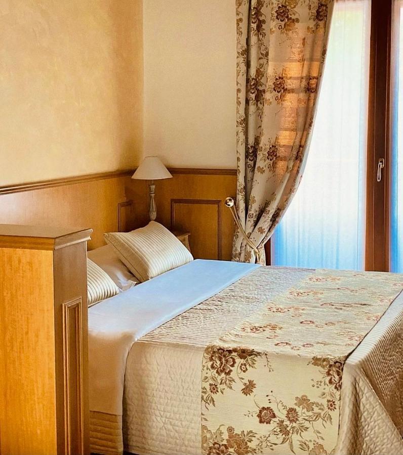 Isola Di Caprera Hotel 3*