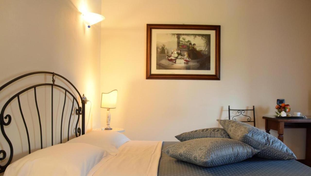 Isola Di Caprera Hotel