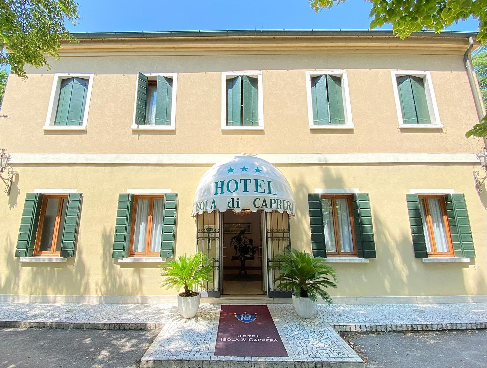 Isola Di Caprera Hotel